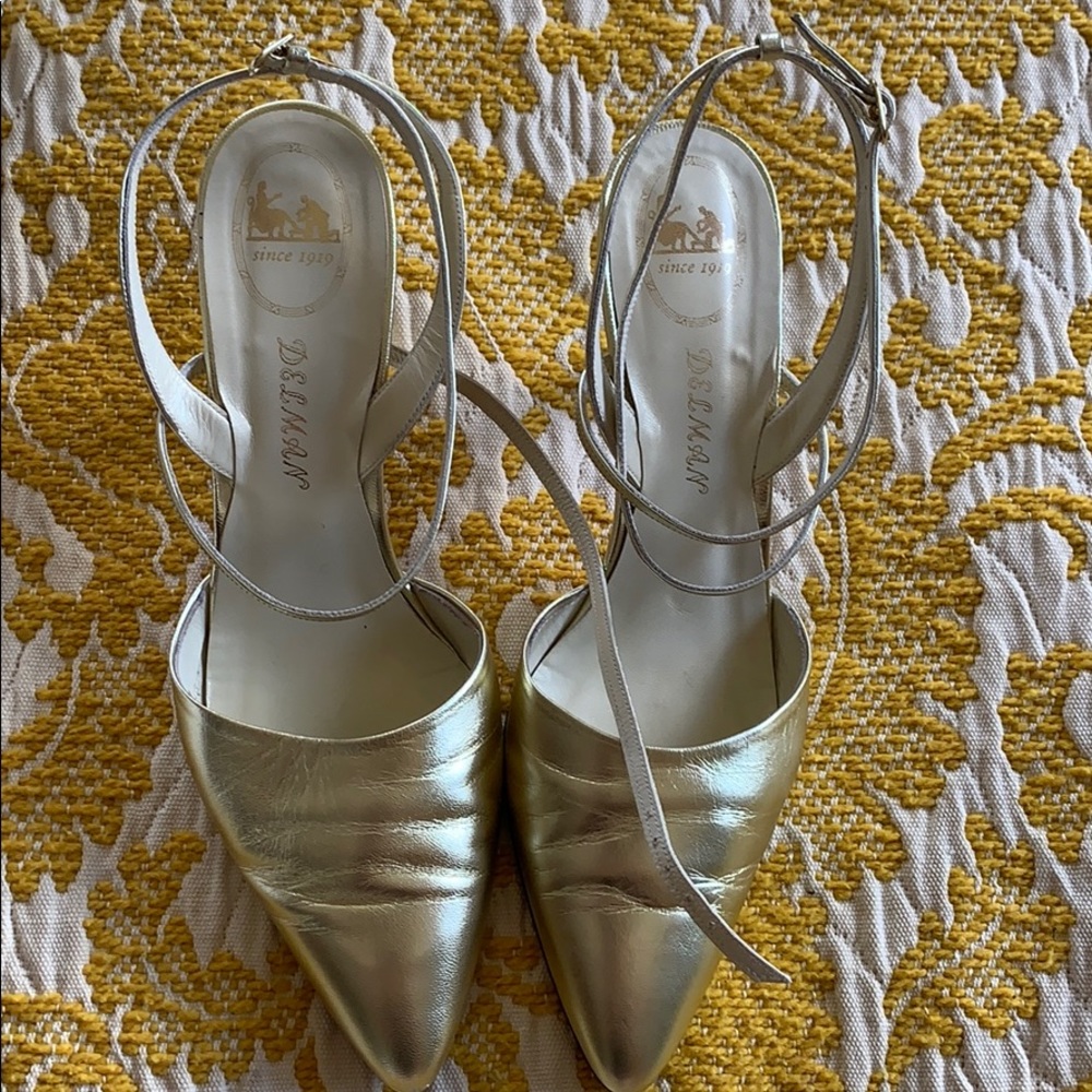 Delman I. Magnin pumps